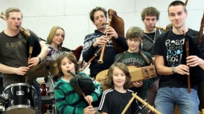 copyright: www.votava.at/PID Fototermin in der Musikschule Pernerstorferg. 45 zum Thema Weltmusik mit StR. Christian Oxonitsch