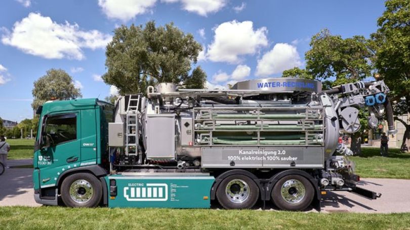 copyright: Stadt Wien/Markus Wache neues E-Kanalreinigungsfahrzeug mit der Aufschrift "Kanalreinigung 2.0 - 100 Prozent elektrisch 100 Prozent sauber"