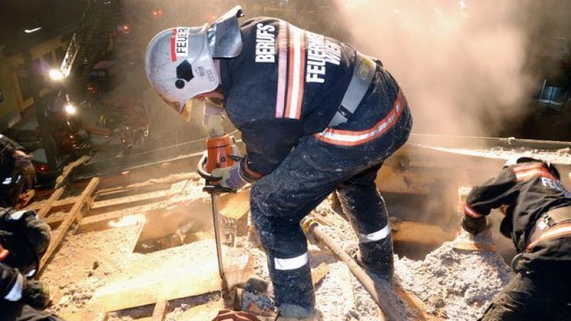 copyright: MA 68 Feuerwehrmann bei einem Einsatz