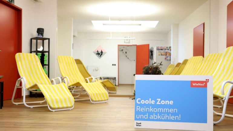 copyright: PID / Votava Coole Zone mit Liegestühlen
