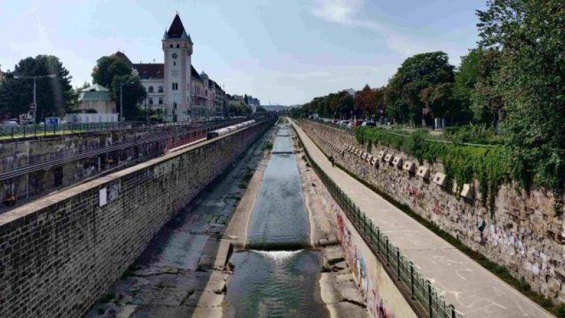 copyright: Wien Kanal Fluss in Betoneinbettung