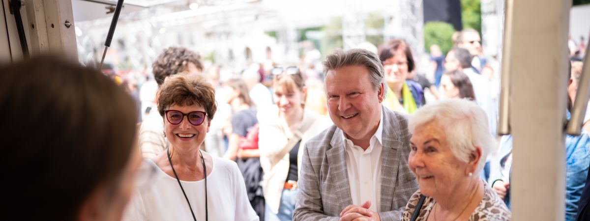 copyright: Stadt Wien / David Bohmann BGM Michael Ludwig - Rundgang #wienliebe-Festival mit DI Walter Ruck