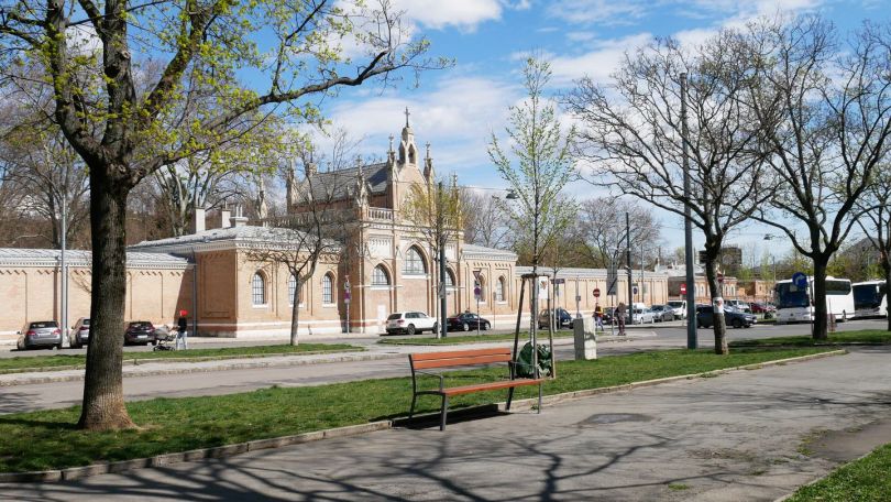 copyright: Gebietsbetreuung Stadterneuerung GB* Friedhofsmauer am Leopold-Kunschak-Platz