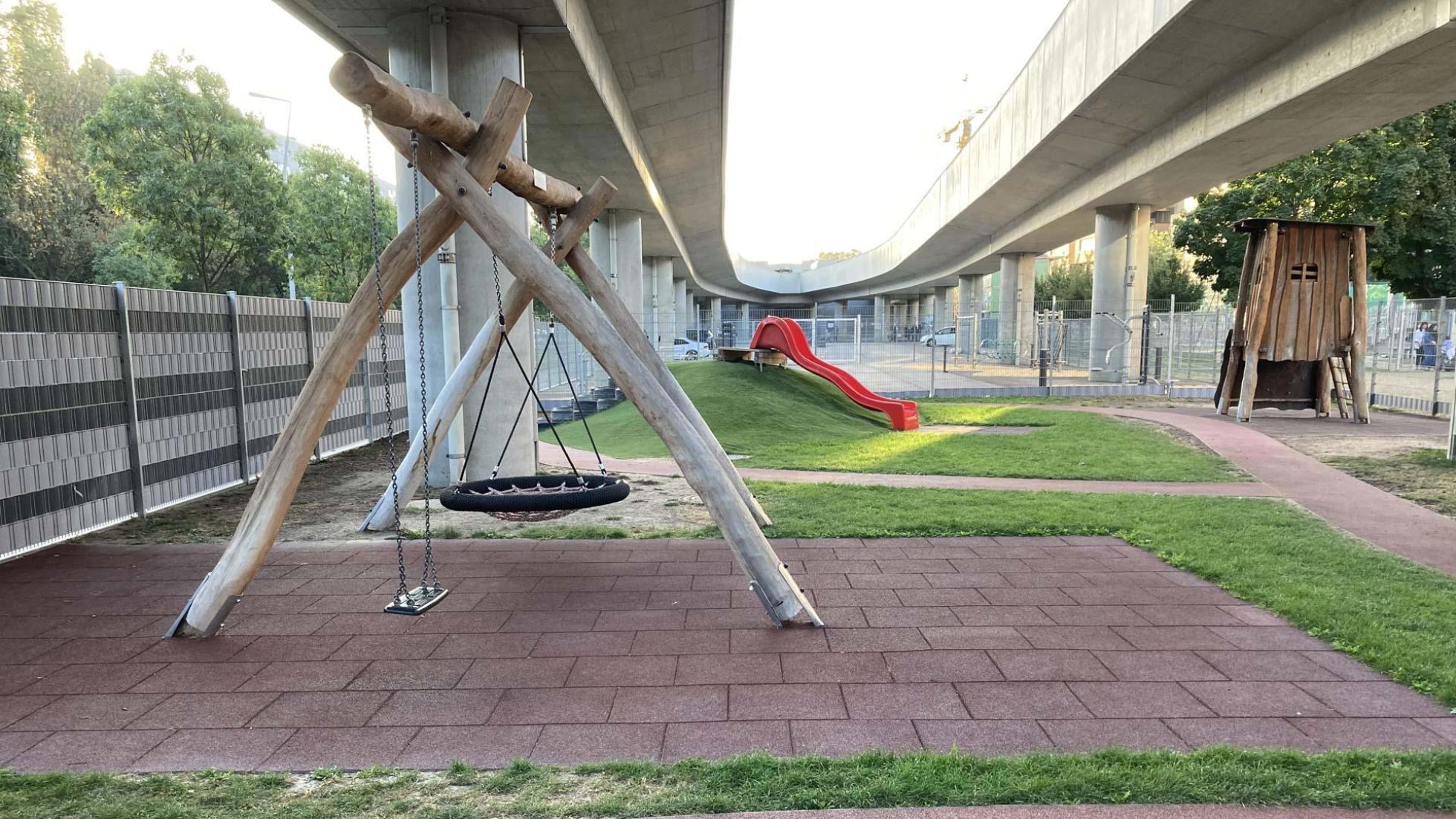 copyright: KIWI - Kinder in Wien Außenbereich Kindergarten Stella-Klein-Löw-Weg 13