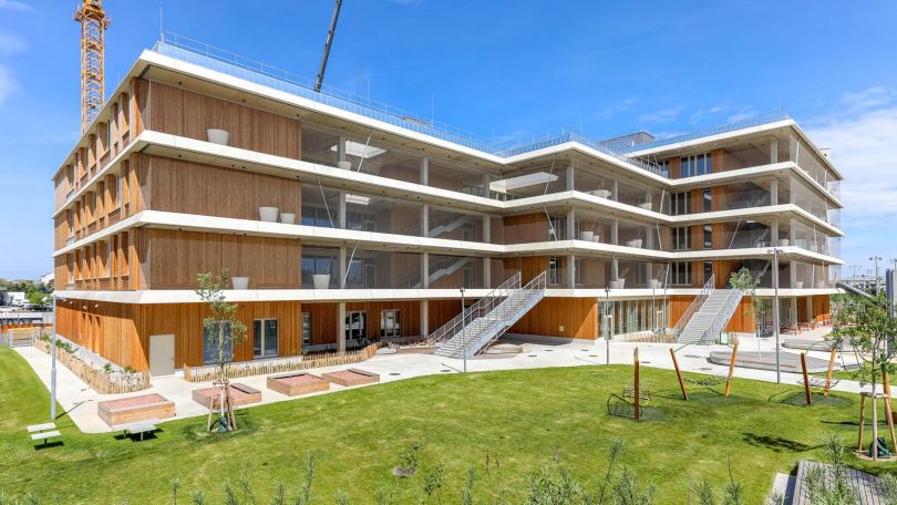 copyright: MA19/Christian Fürthner Modernes Schul-Gebäude