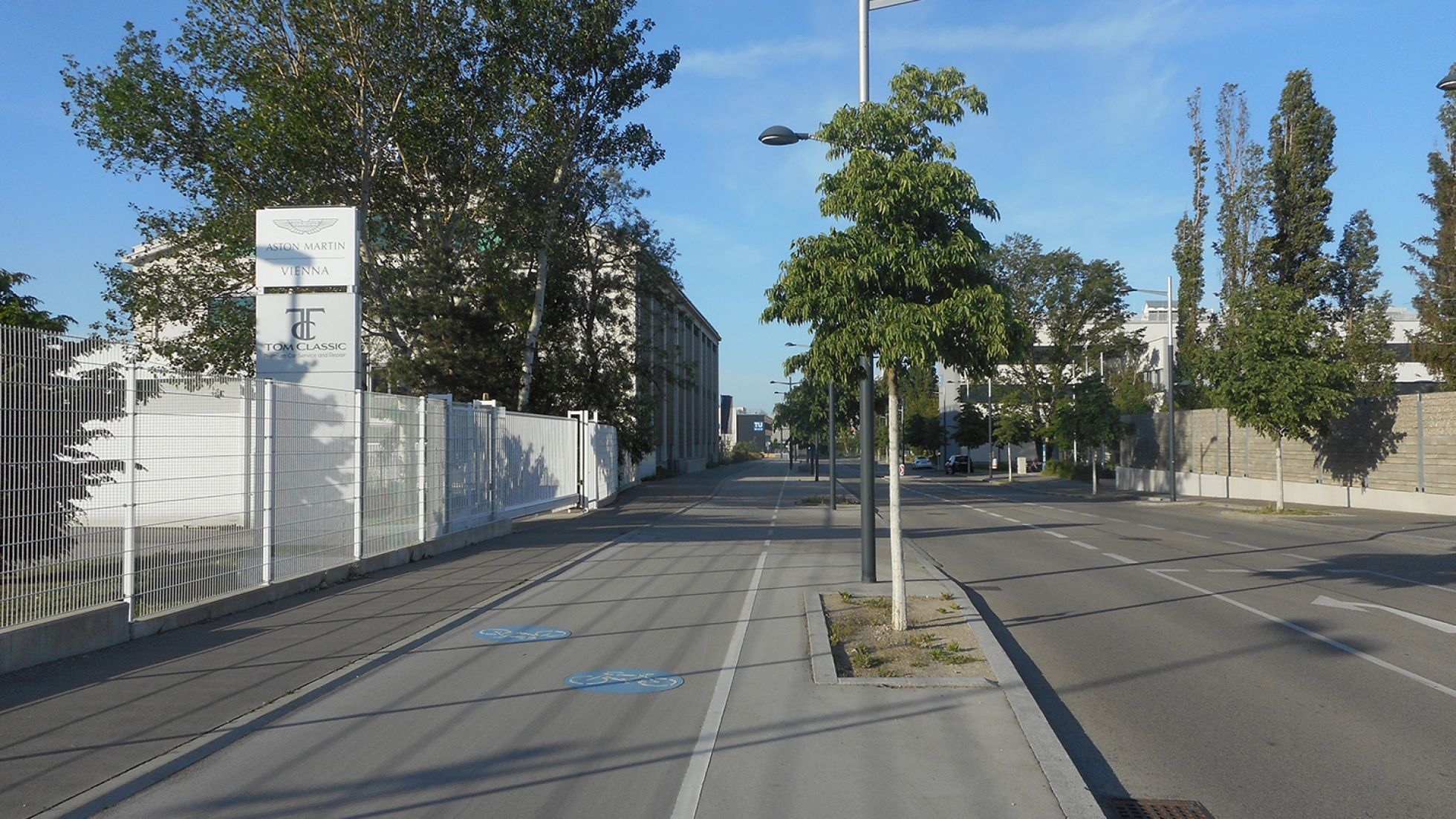 copyright: Land in Sicht Radstreifen neben Fahrbahn