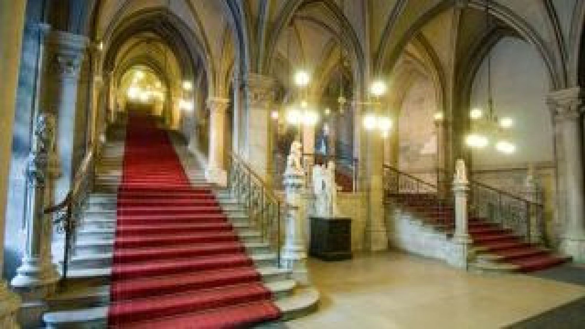 copyright: media wien Feststiege im Rathaus