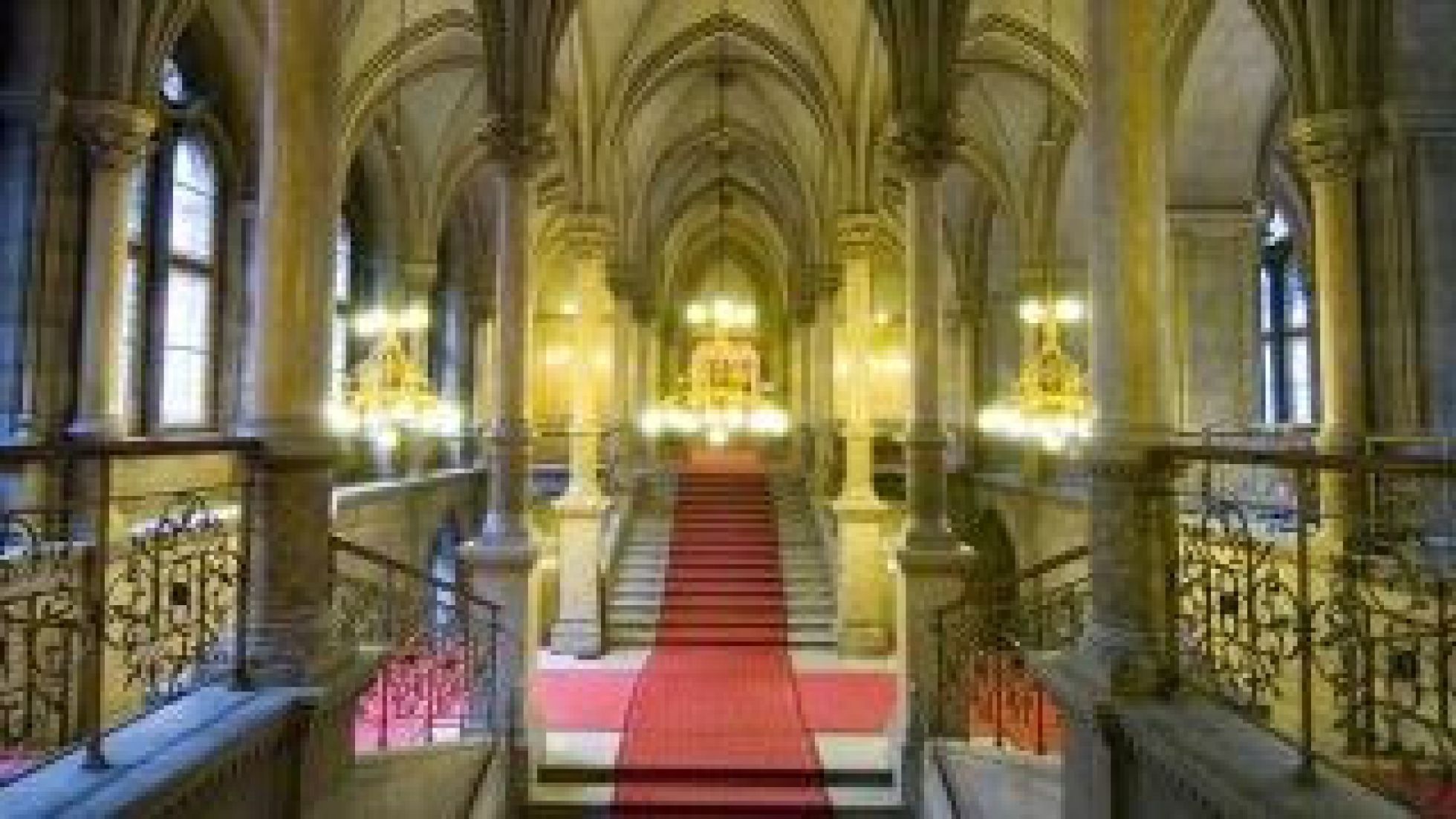 copyright: media wien Feststiege im Rathaus
