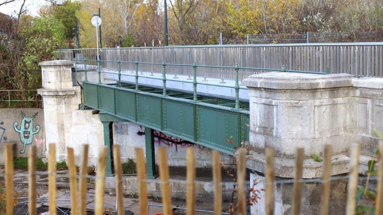 copyright: Stadt Wien/Martin Votava Alte Bahnbrücke in einem Park