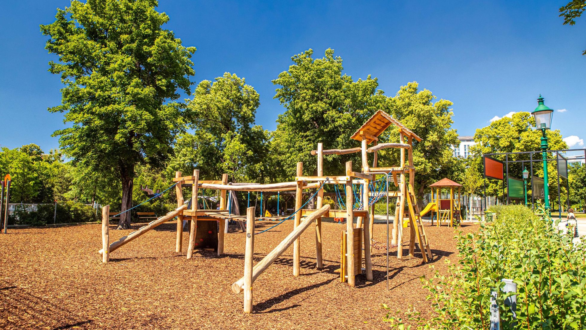 copyright: Wiener Stadtgärten/Houdek Spielplatz mit Spielgeräten