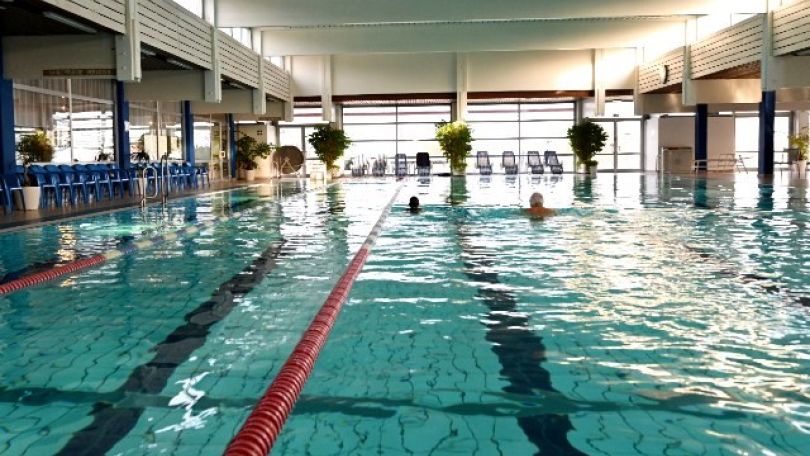 copyright: Stadt Wien/Horst Lassnig Schwimmbecken mit Bahnenschwimmen im Hallenbad Döbling