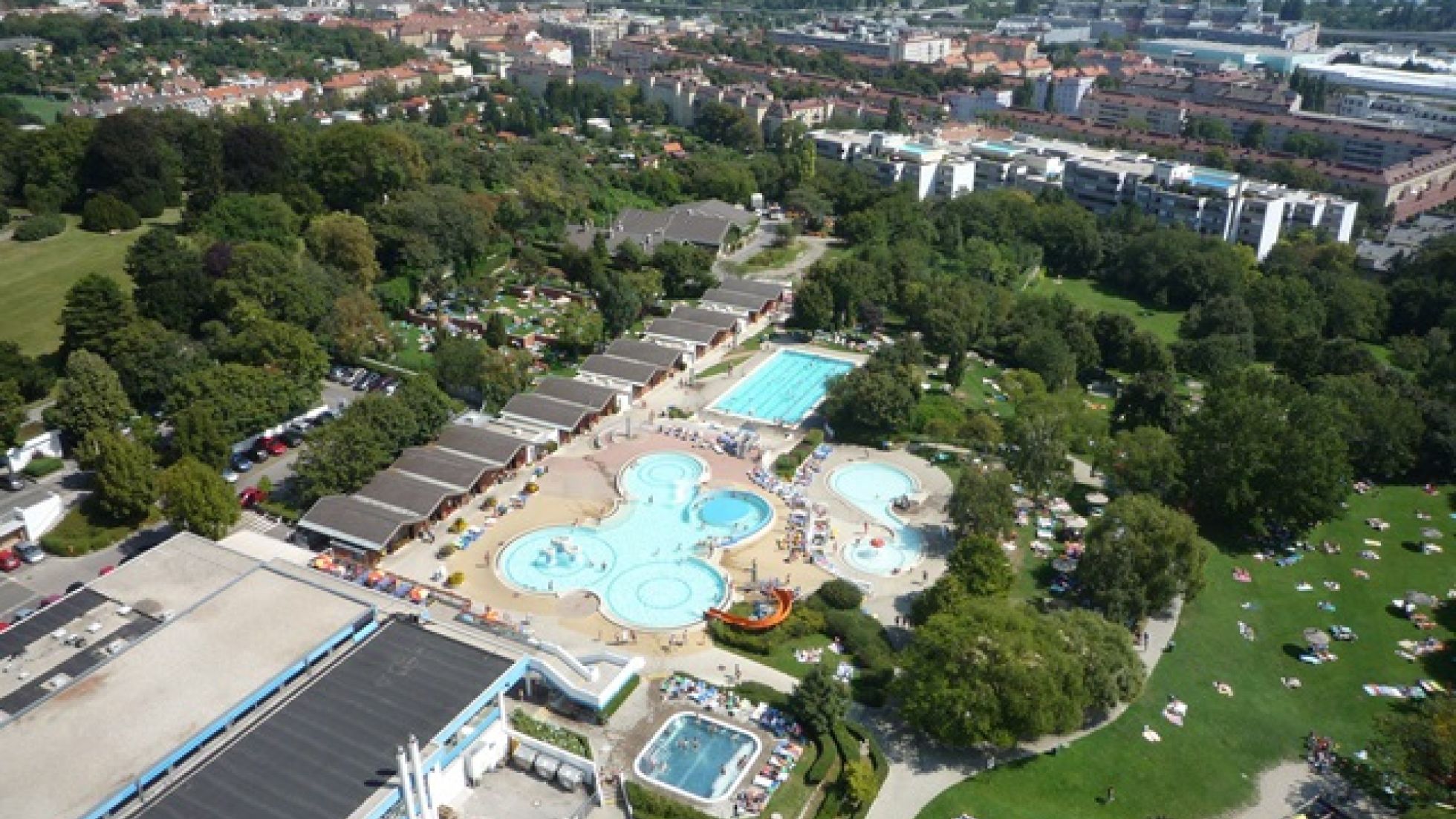 copyright: Wiener Bäder (MA 44) Luftbild Außenbereich Döblinger Bad