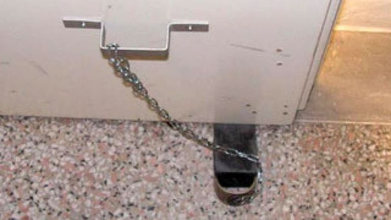 copyright: MA 68 Aufgekeilte Brandschutztür