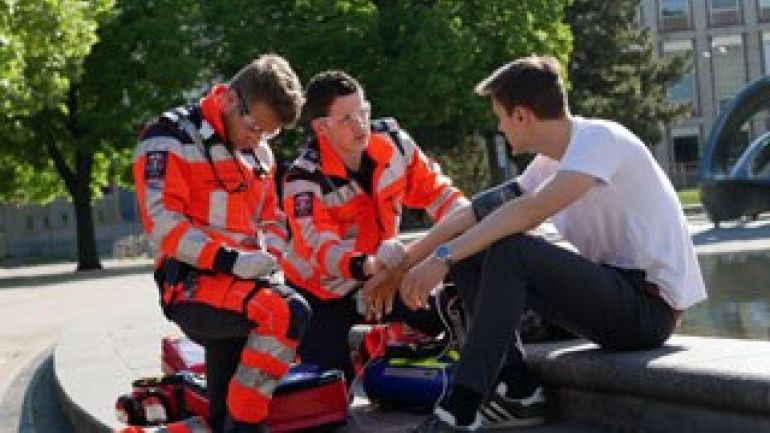 copyright: MA 70 Mitarbeiter der Wiener Berufsrettung im Einsatz