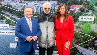 Brgermeister Michael Ludwig, Knstler Andr Heller, Stadtrtin Ulli Sima stehen vor einer Plakatwand