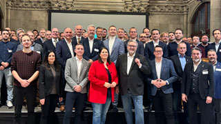 Gruppenfoto mit Dienststellenleiter Haidvogel, Wimmer, Vizebrgermeisterin Gal, Stadtrat Hacker, Stadtrat Czernohorszky, Sabine Slimar-Weimann sowie Manfred Obermller